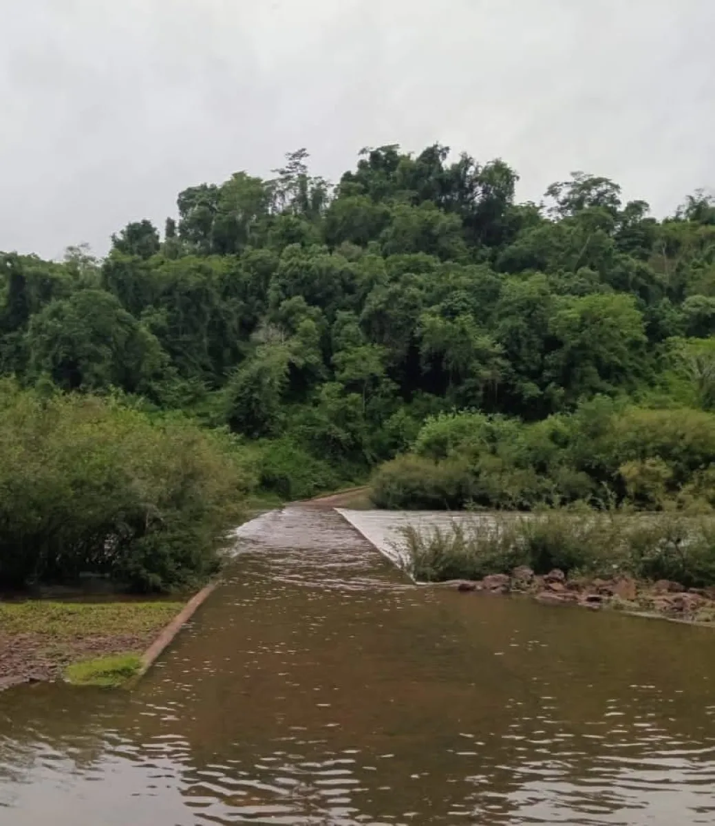 Cerraron el acceso al Parque Provincial Moconá por la crecida del arroyo Yabotí