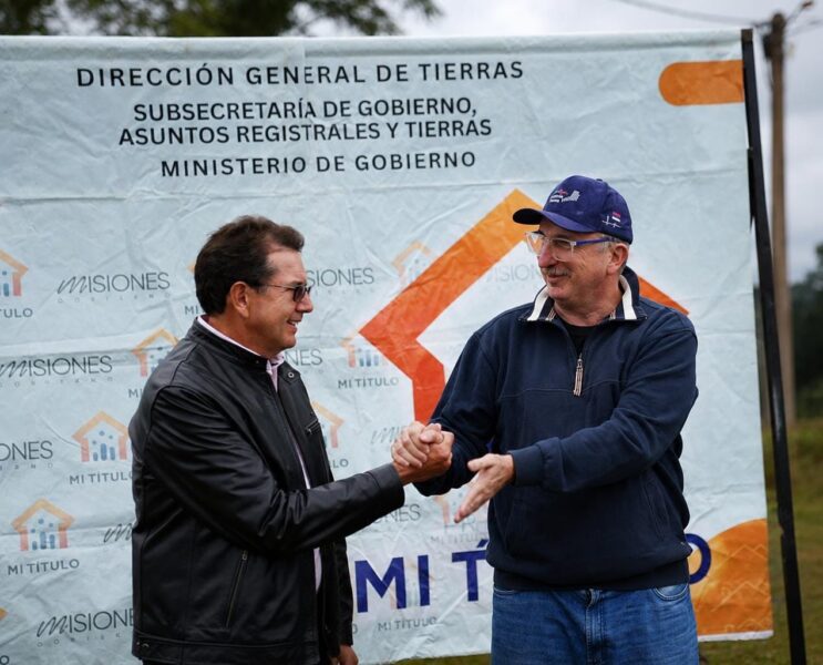 San Vicente: avanzan los trabajos de asfaltado entre la Ruta 13, la UNAU y el Automotokart